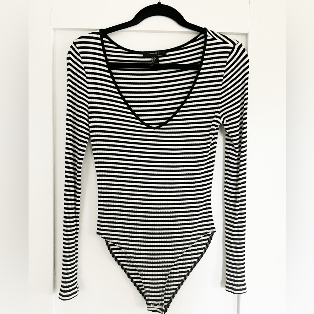 Black & White Striped Long Sleeve Bodysuit L
